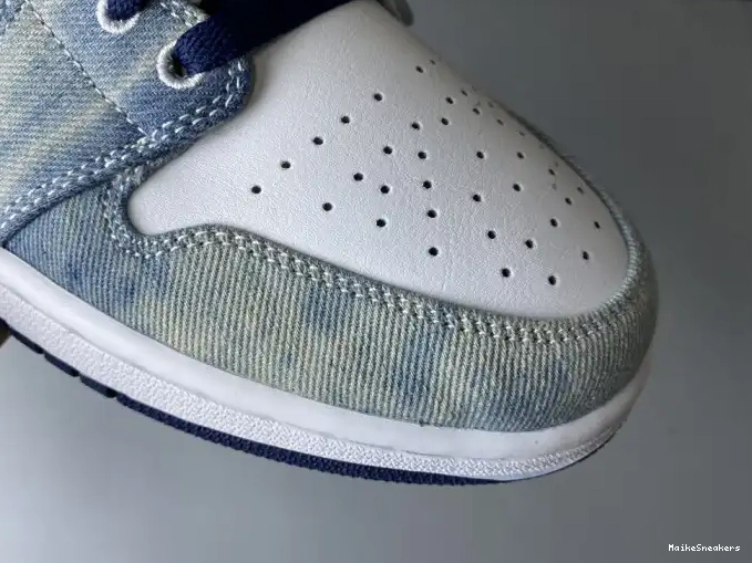 MaikeSneakers Washed Air Jordan CZ8455-100 1 Low Denim 0518